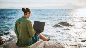 Read more about the article How to Balance Work and Travel as a Digital Nomad: Tips for a Harmonious Lifestyle